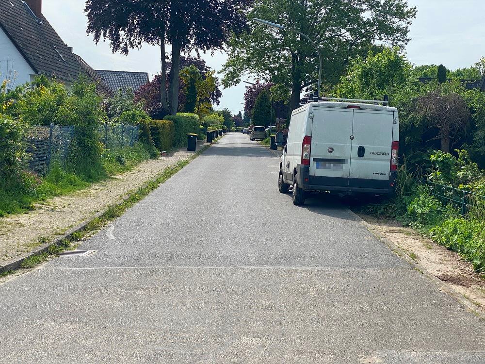 Mülltonnen Abholung - Die Mülltonnen müssen gut zugänglich am Straßenrand stehen, damit sie durch die Müllabfuhr geleert werden können