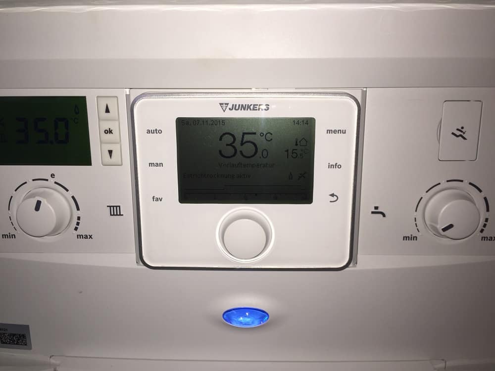 Estrich ausheizen - Das Aufheizprogramm der Fuรbodenheizung sorgt รผber einen Zeitraum von mehreren Tagen dafรผr, dass der Estrich sich einmal komplett ausdehnt