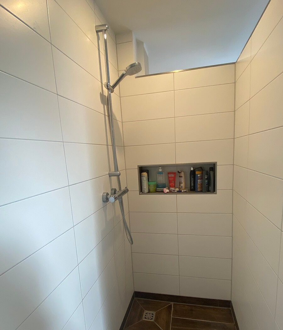Duschnische - Wir haben in der gemauerten Dusche eine Duschablage einbauen lassen und lieben sie