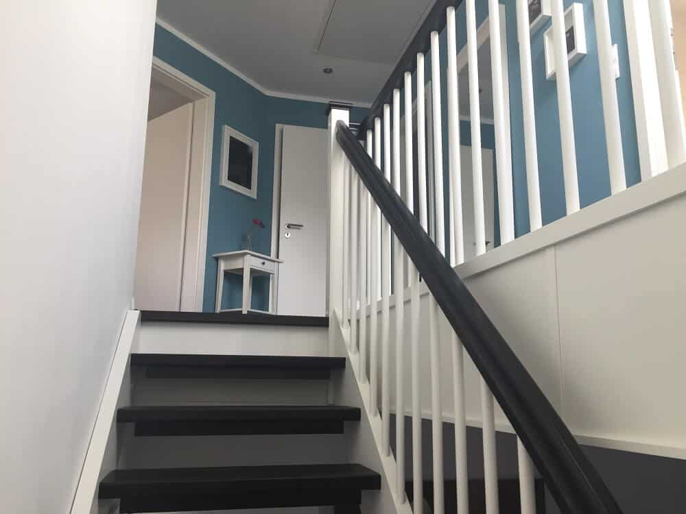 wangentreppe auf dem weg ins obergeschoss wangentreppe auf dem weg ins obergeschoss