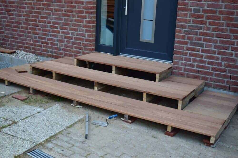 die selber gebaute treppe steht endlich die selber gebaute treppe steht endlich
