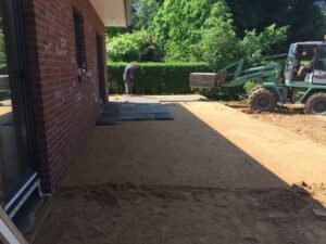 platten werden verlegt platten werden verlegt