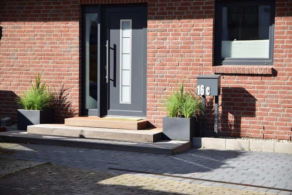 eingangsbereich außen gestalten kunstpflanzen und sonne sind eine tolle kombination eingangsbereich außen gestalten kunstpflanzen und sonne sind eine tolle kombination