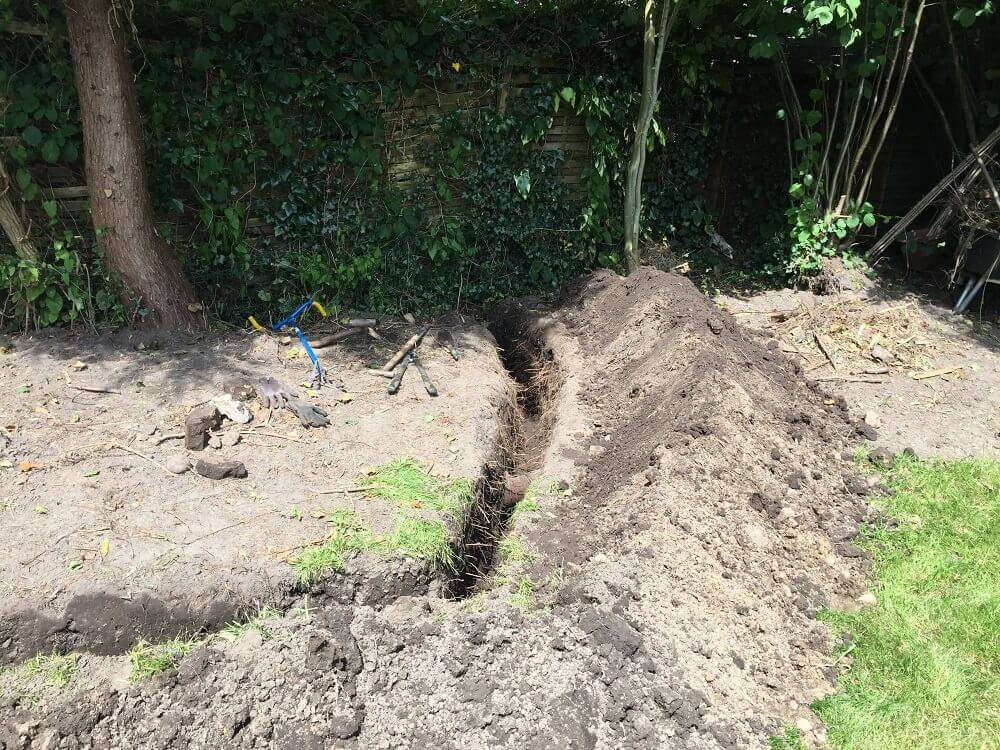 graben für die bambussperre ausheben graben für die bambussperre ausheben