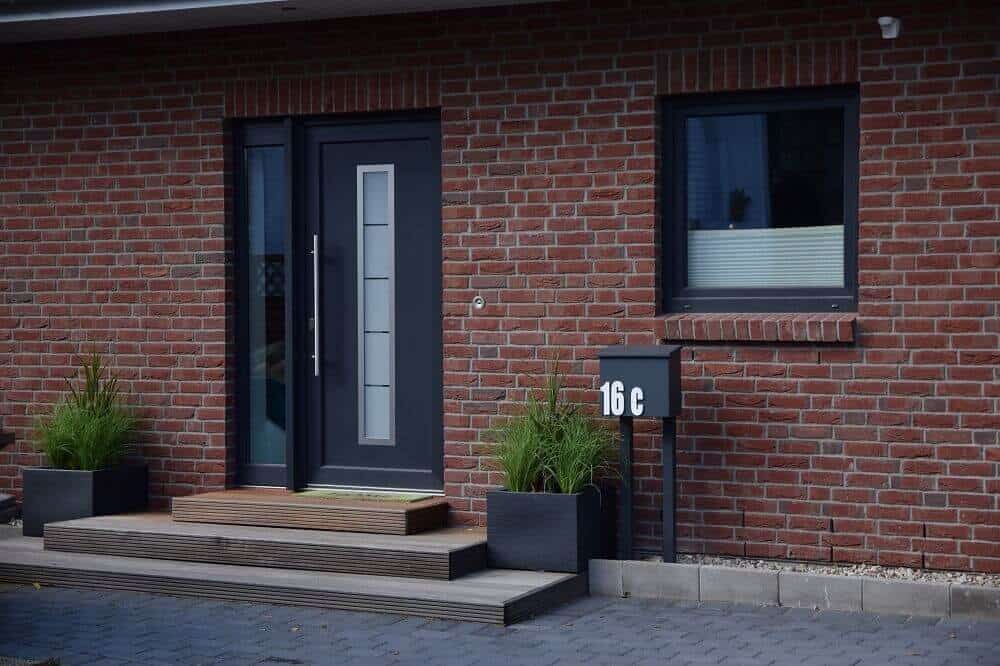 hauseingang gestalten eingangsbereich mit kunstpflanzen verschönern hauseingang gestalten eingangsbereich mit kunstpflanzen verschönern