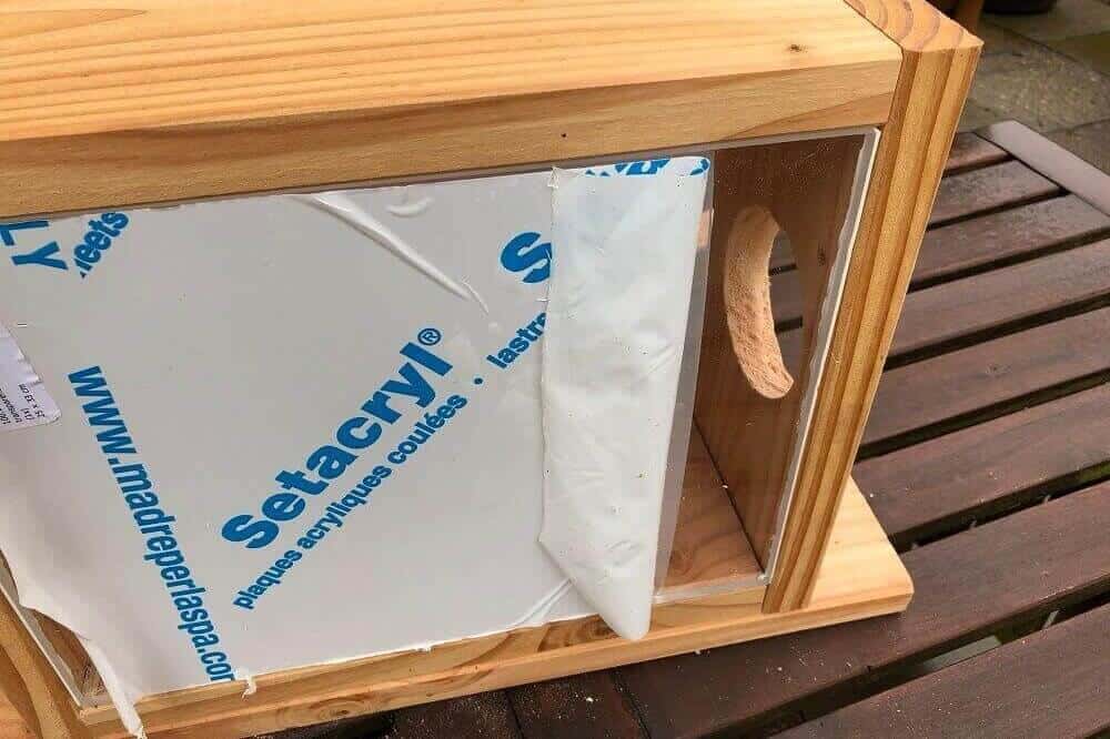 plexiglasscheibe für unser eichhörnchen futterhaus eingesetzt plexiglasscheibe für unser eichhörnchen futterhaus eingesetzt