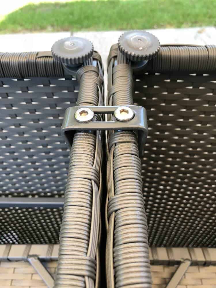 loungeecke ist miteinander verschraubt loungeecke ist miteinander verschraubt