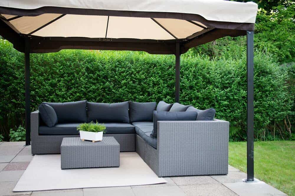 loungemöbel mit pavillon im garten loungemöbel mit pavillon im garten