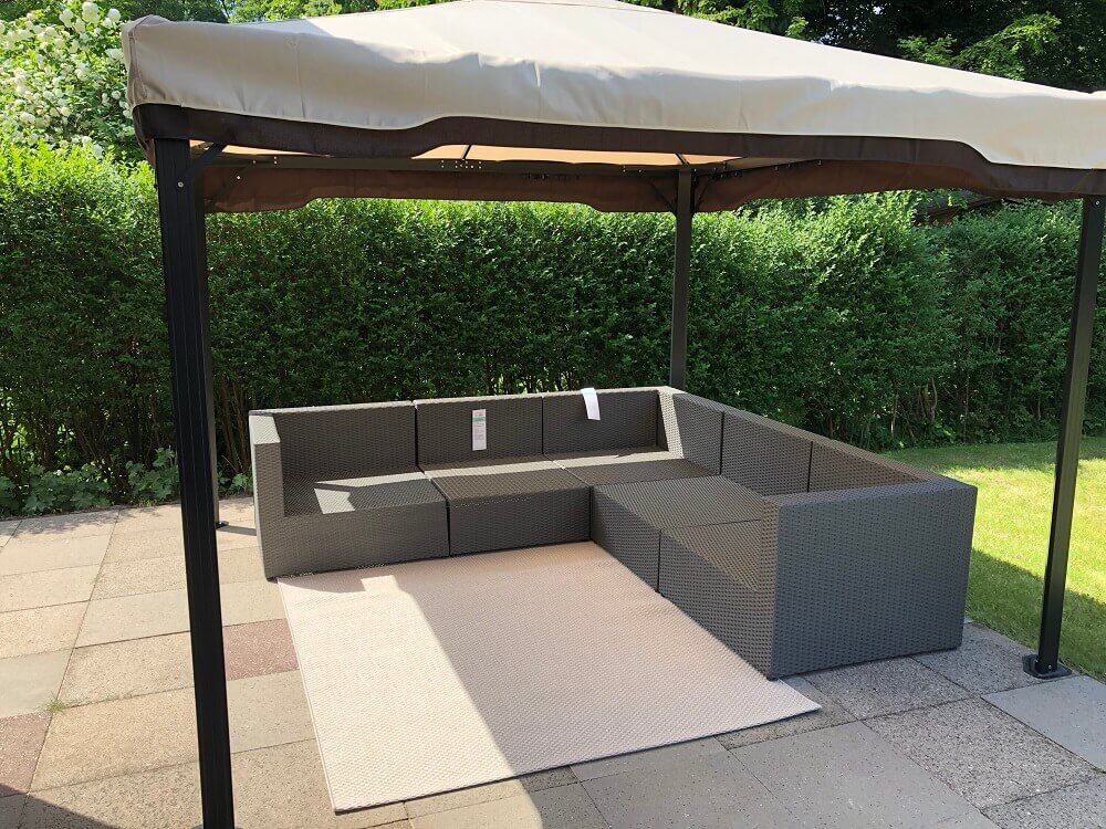 pavillon und loungemöbel stehen pavillon und loungemöbel stehen