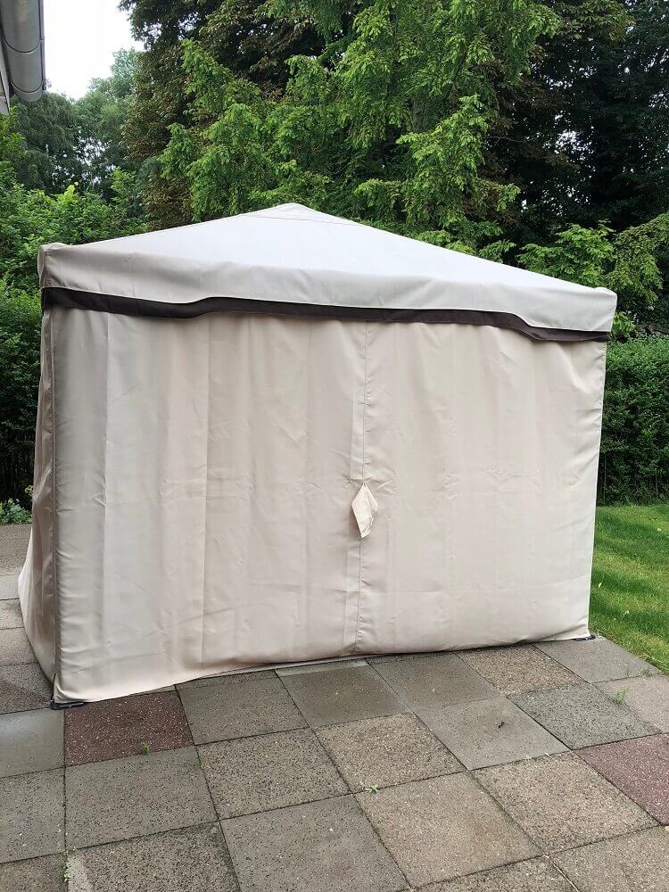 geschlossener pavillon im garten geschlossener pavillon im garten