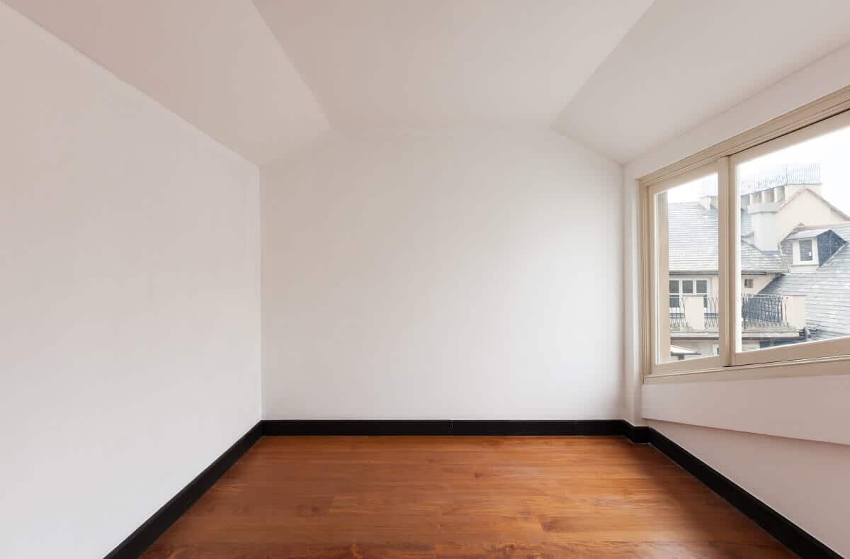 durch ein mansarddach erhält man im inneren des hauses fast vollgeschossige stockwerke durch ein mansarddach erhält man im inneren des hauses fast vollgeschossige stockwerke