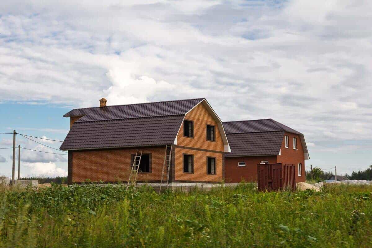 zwei einfamilienhäuser mit mansarddächern das hintere haus verfügt zusätzlich über ein krüppelwalm zwei einfamilienhäuser mit mansarddächern das hintere haus verfügt zusätzlich über ein krüppelwalm