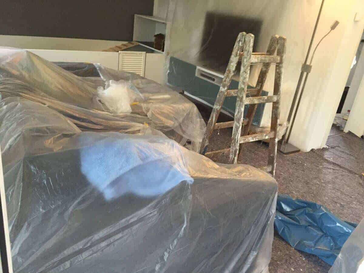 mit abdeckfolie schützt du deine möbel vor farbflecken mit abdeckfolie schützt du deine möbel vor farbflecken