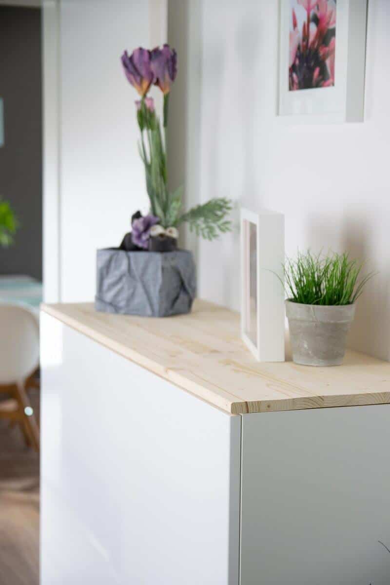 die küchenschränke von ikea haben wir einfach im flur aufgehangen und dadurch jede menge stauraum dazugewonnen die küchenschränke von ikea haben wir einfach im flur aufgehangen und dadurch jede menge stauraum dazugewonnen