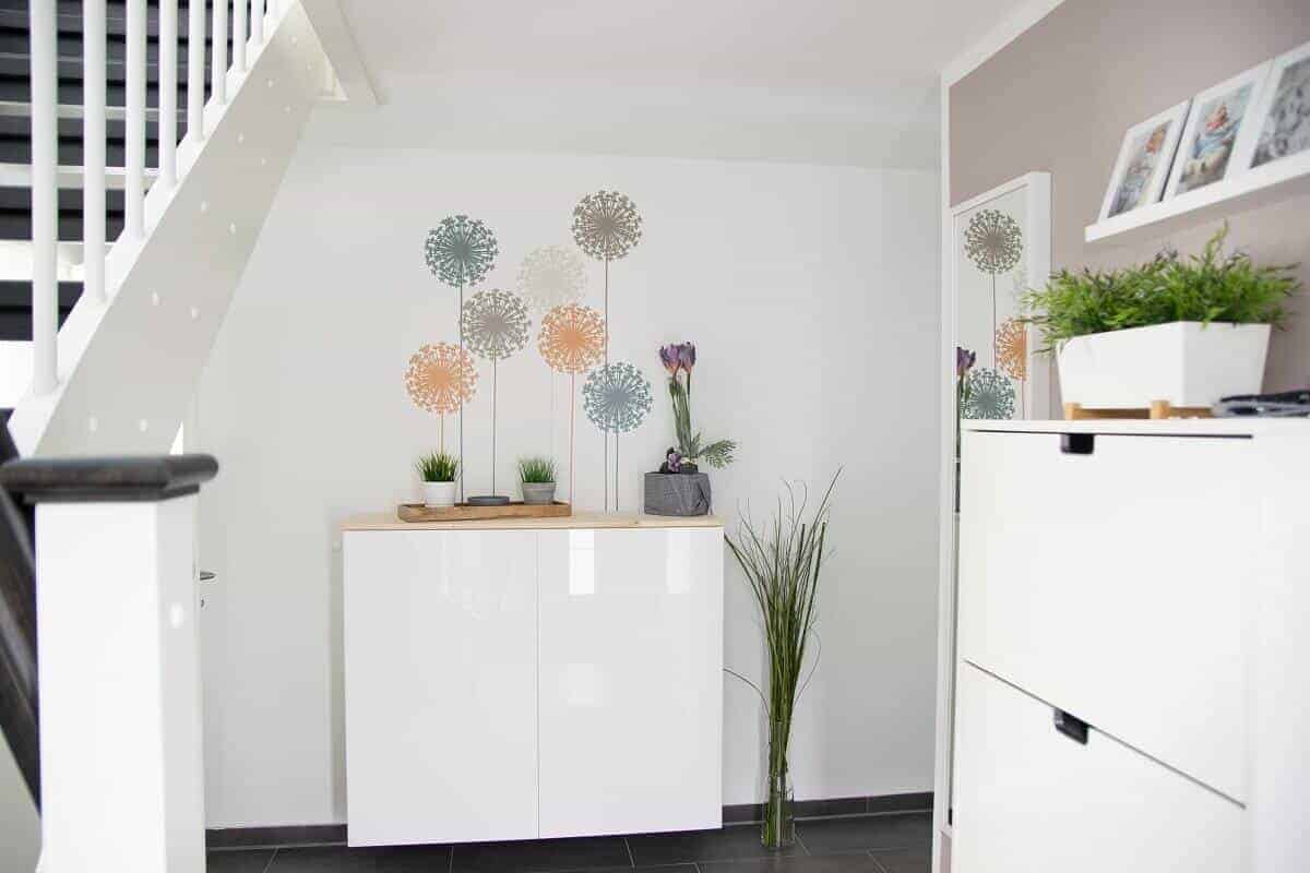 wandsticker sind eine sehr einfache möglichkeit für farbtupfer zu sorgen so haben wir es in unserem hausflur gemacht wandsticker sind eine sehr einfache möglichkeit für farbtupfer zu sorgen so haben wir es in unserem hausflur gemacht