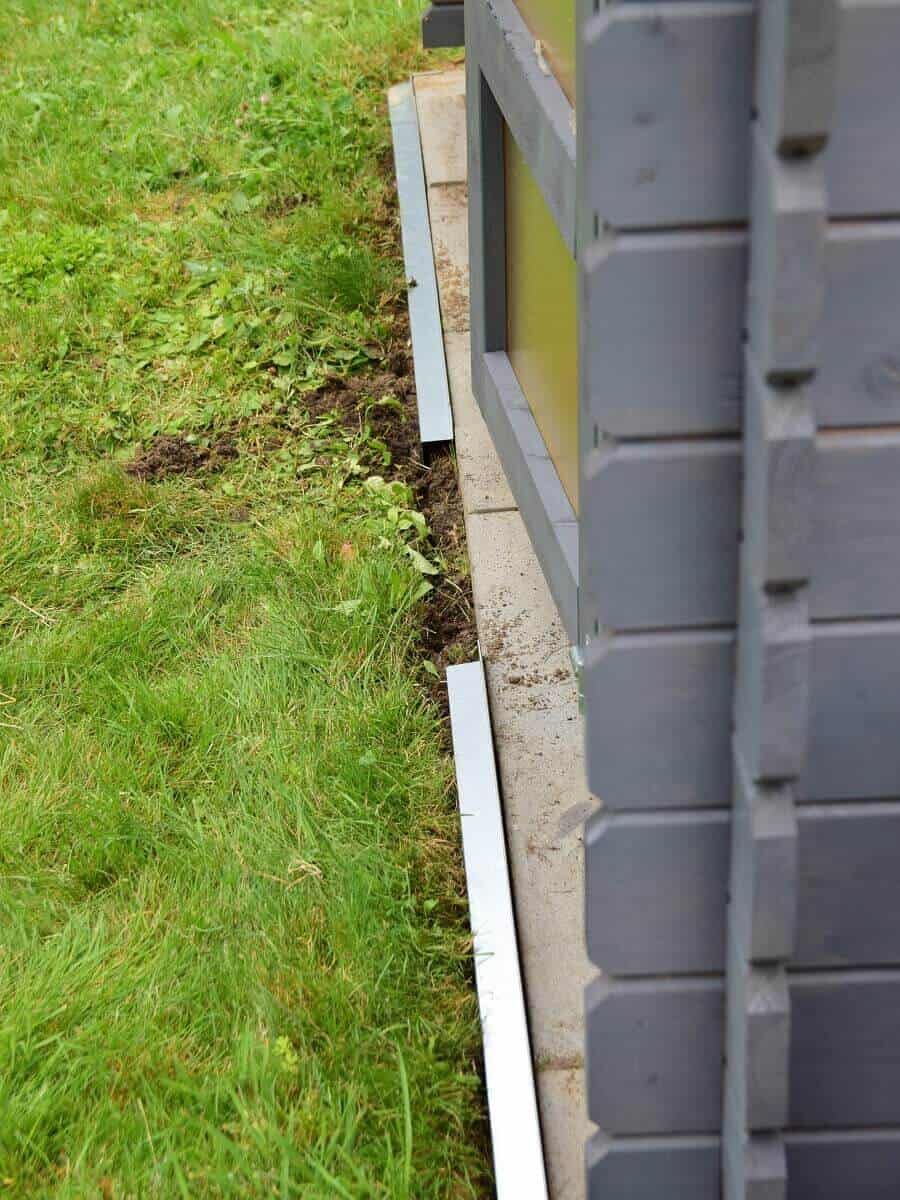 das verlegen der rasenkanten ist enorm einfach die einzelnen elemente werden einfach in den spatenausstich gesteckt das verlegen der rasenkanten ist enorm einfach die einzelnen elemente werden einfach in den spatenausstich gesteckt