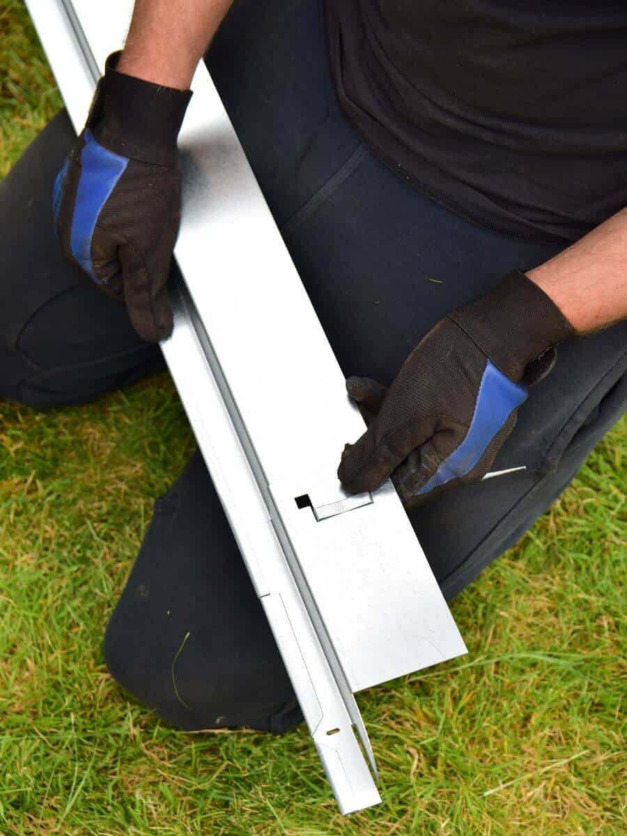 mit den klammern ist das verbinden der einzelnen elemente der rasenkante super einfach mit den klammern ist das verbinden der einzelnen elemente der rasenkante super einfach