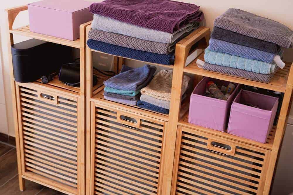 die badregale sehen nicht nur super aus sondern sind mit den versteckten wäschekörben auch extrem praktisch die badregale sehen nicht nur super aus sondern sind mit den versteckten wäschekörben auch extrem praktisch