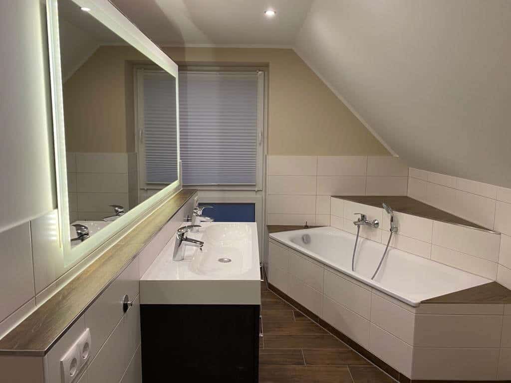 im badezimmer wurden alle wände und die decke neu verspachtelt und geschliffen im badezimmer wurden alle wände und die decke neu verspachtelt und geschliffen