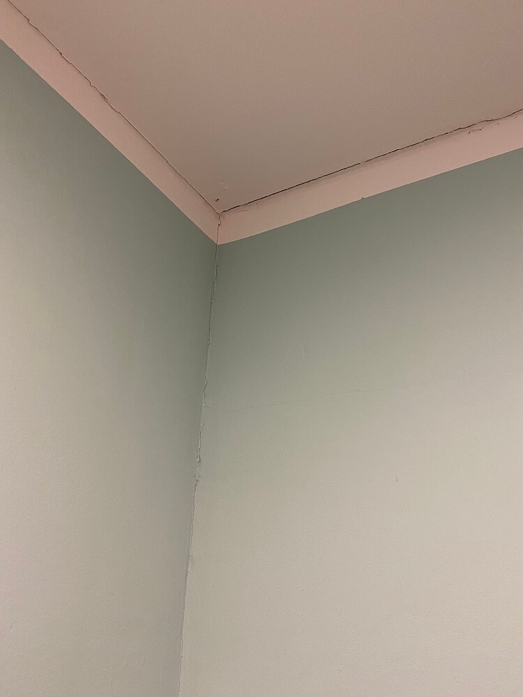 setzrisse im badezimmer sind ganz normal wenn sich das haus setzt setzrisse im badezimmer sind ganz normal wenn sich das haus setzt