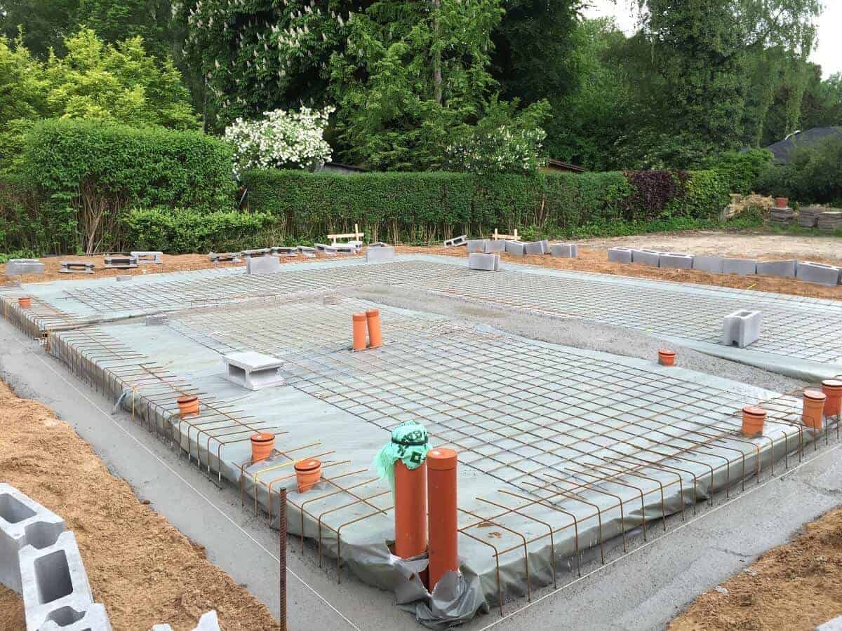 die bodenplatte ist vorbereitet die bodenplatte ist vorbereitet