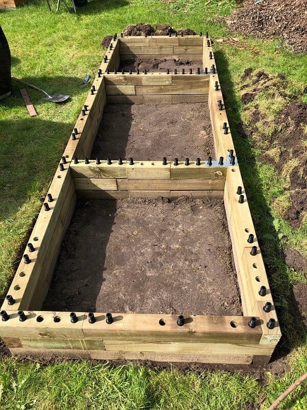 nachdem die unterste ebene vom hochbeet steht muss nur noch jede weitere hinaufgesteckt werden nachdem die unterste ebene vom hochbeet steht muss nur noch jede weitere hinaufgesteckt werden