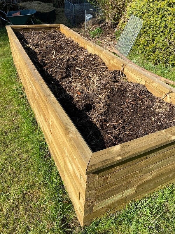 wir haben in der mittleren schicht neben rasenschnitt auch kompostierten boden aus dem garten verwendet wir haben in der mittleren schicht neben rasenschnitt auch kompostierten boden aus dem garten verwendet