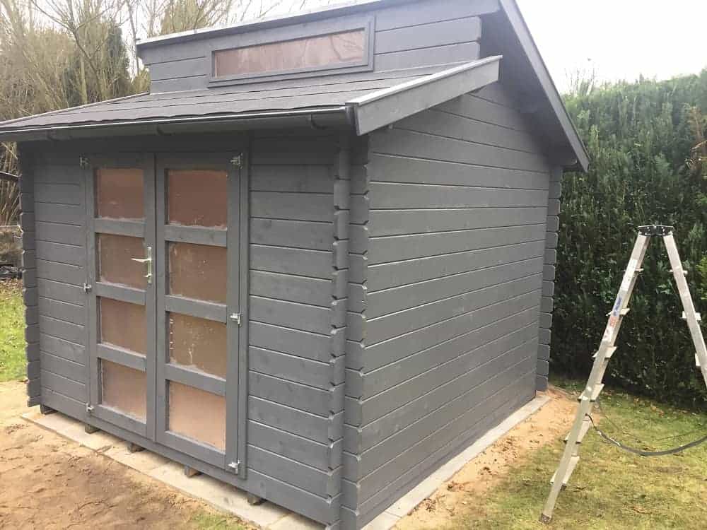 das gartenhaus ist fertig gestrichen wir haben osmo landhausfarbe in steingrau verwendet und sind total zufrieden das gartenhaus ist fertig gestrichen wir haben osmo landhausfarbe in steingrau verwendet und sind total zufrieden