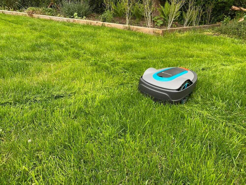 wir nutzen mittlerweile bei uns in garten ca bis qm einen rasenmährroboter und sind damit nach dem ersten sommer total zufrieden wir nutzen mittlerweile bei uns in garten ca bis qm einen rasenmährroboter und sind damit nach dem ersten sommer total zufrieden