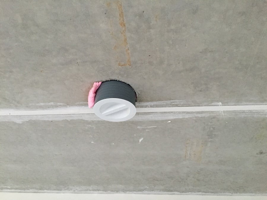 die ventile für die zu und abluft für die zentrale lüftungsanlage werden durch die stahlbetondecke geführt die ventile für die zu und abluft für die zentrale lüftungsanlage werden durch die stahlbetondecke geführt