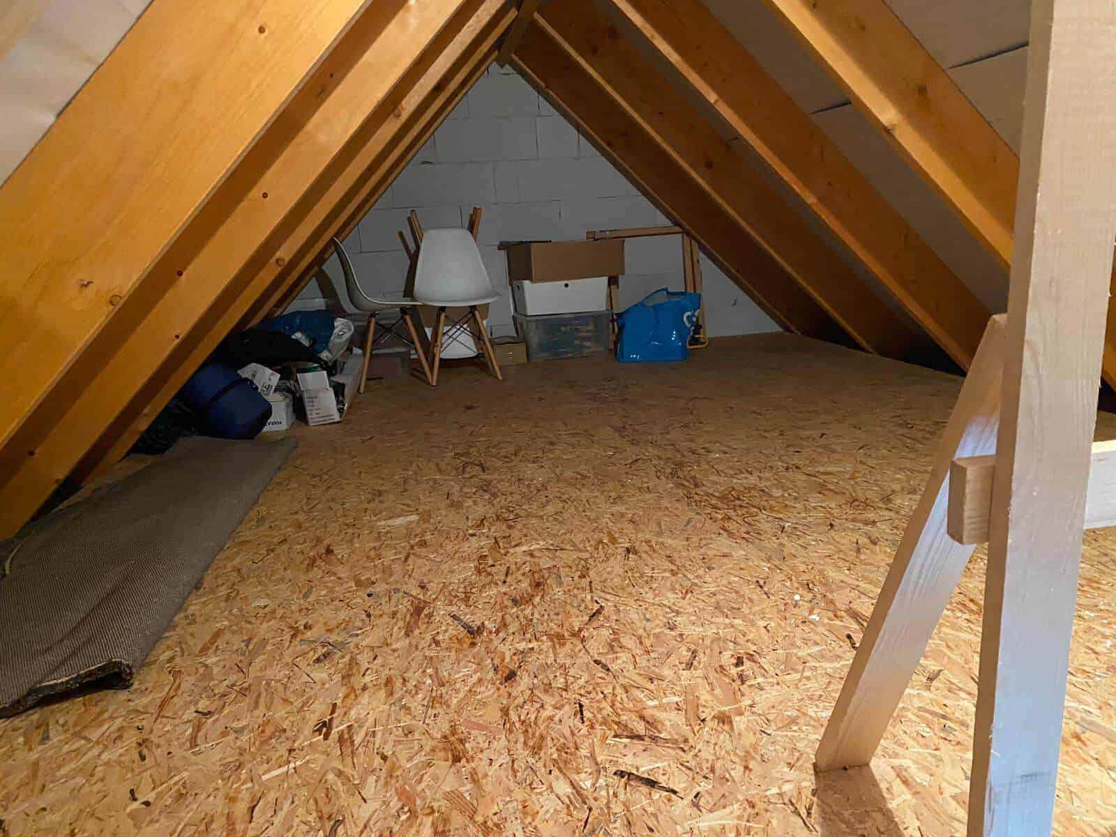 wir haben unseren spitzboden nicht ausgebaut sondern haben eine dielung legen lassen und verwenden ihn als stauflaeche wir haben unseren spitzboden nicht ausgebaut sondern haben eine dielung legen lassen und verwenden ihn als stauflaeche