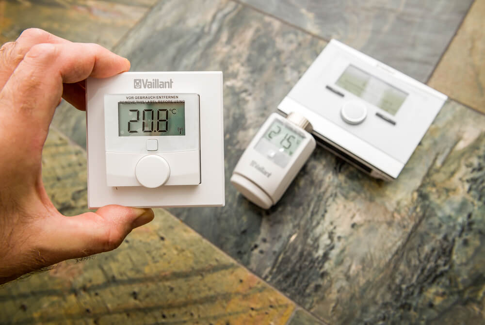 Smarte Thermostate werden hรคufig per App gesteuert, die Installation ist dabei sehr einfach