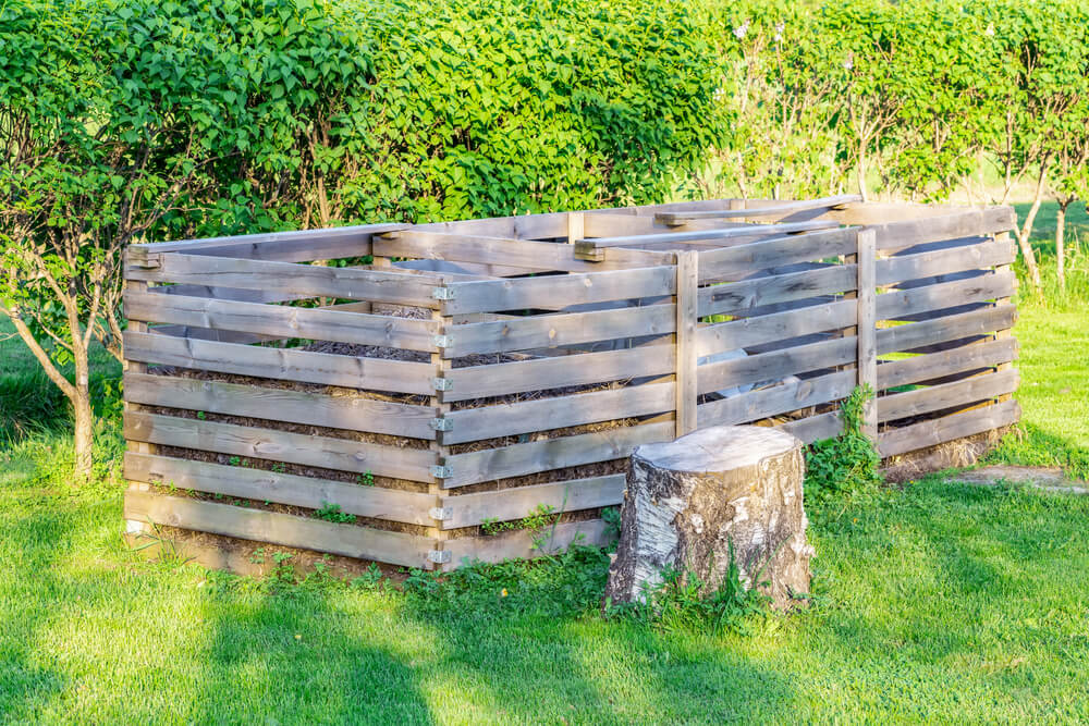 Kompost Holz - Ein Komposter aus Holz hat den Vorteil, dass er sich optisch toll in den Garten integrieren lรคsst