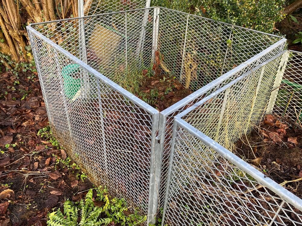 Komposter Metall - Der Kompost aus Metall ist kostengรผnstig und einfach aufzubauen - Tipps und Erfahrungen zum richtigen Komposter im Garten