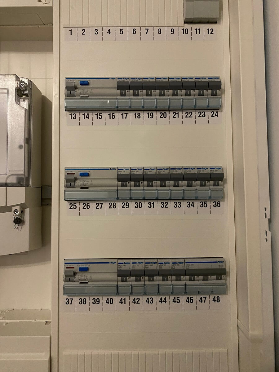 Sicherungskasten mit drei Kreisläufen mit FI-Schutzschaltern