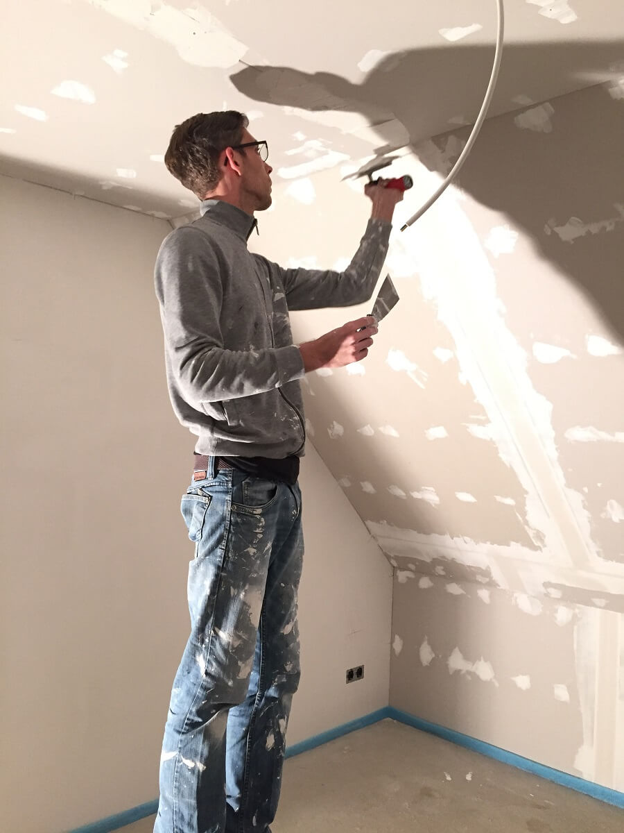 รผbernimmt Kosten fรผr Unfรคlle von Freunden und Familienmitgliedern, die dich beim Hausbau unterstรผtzen