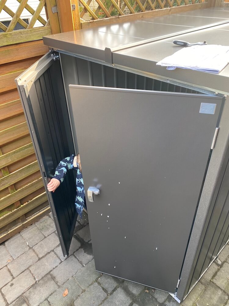 Fahrradgarage Metall abschließbar - Wir schützen unsere neuen Fahrräder nicht nur vor der Witterung, sondern auch vor Diebstahl