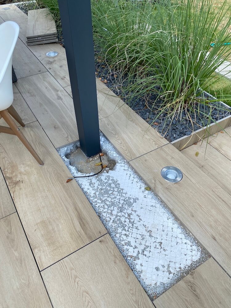 Pergola Lamellendach freistehend Fundament - Wir haben alle vier Pfosten einbetoniert