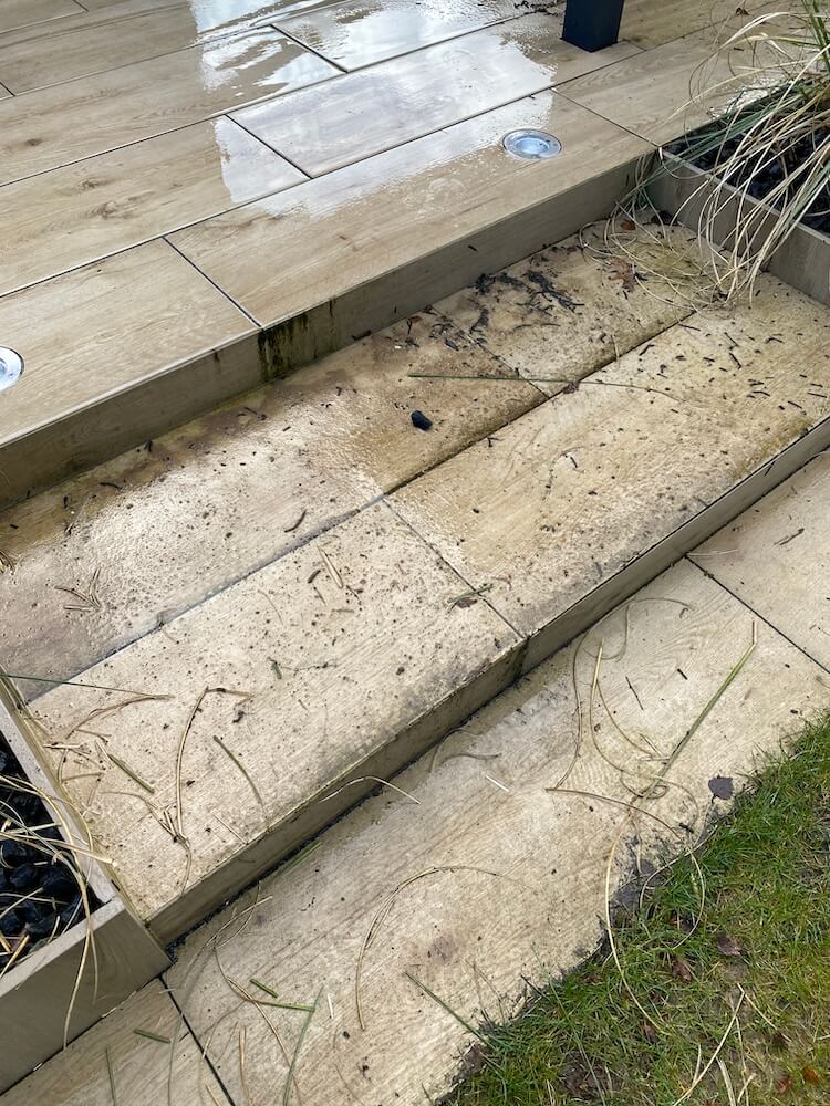 Terrassenplatten reinigen - Mit diesen Tipps wird die Terrasse sauber